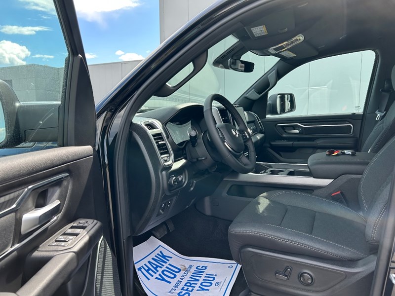 2025 RAM 1500 Big Horn 4x4 Crew Cab 5'7" Box