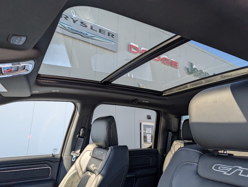 2025 RAM 1500 Sport GT 4x4 Crew Cab | Pano Roof, Leather