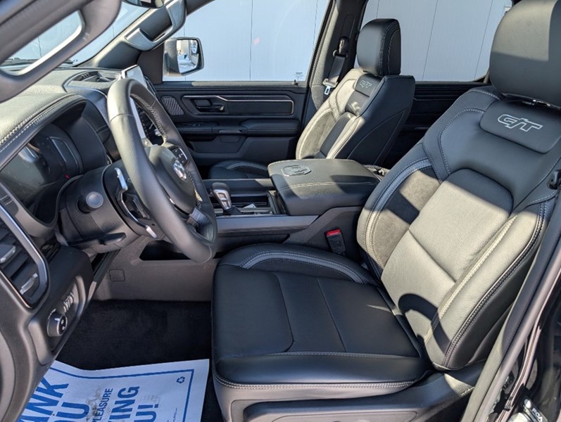 2025 RAM 1500 Sport GT 4x4 Crew Cab | Pano Roof, Leather