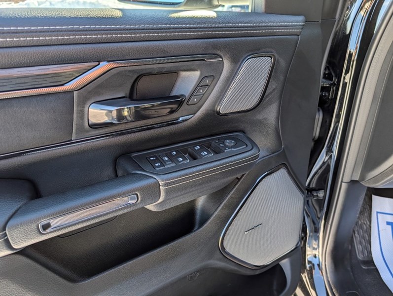 2025 RAM 1500 Sport GT 4x4 Crew Cab | Pano Roof, Leather
