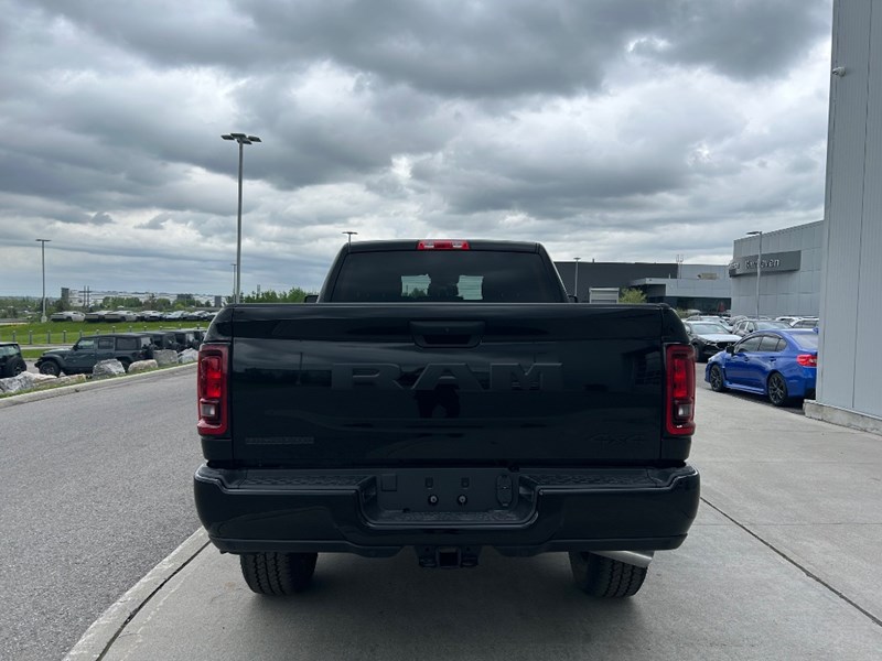 2025 RAM 2500 Big Horn 4x4 Crew Cab 6'4" Box