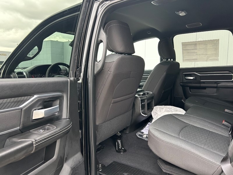 2025 RAM 2500 Big Horn 4x4 Crew Cab 6'4" Box