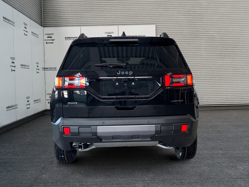 2026 Jeep Cherokee Laredo 4x4