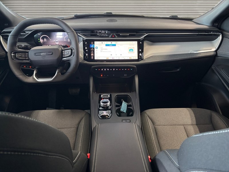 2026 Jeep Cherokee Laredo 4x4