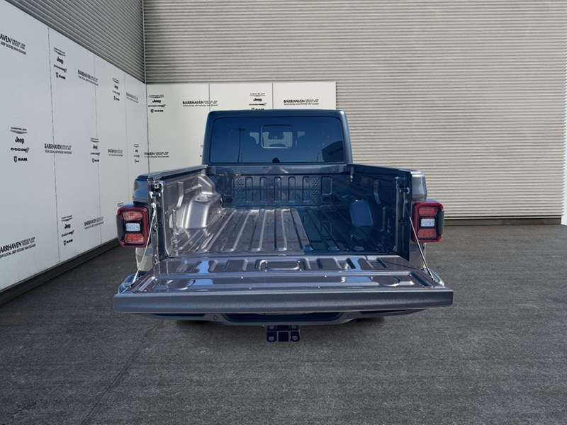 2026 Jeep Gladiator Willys 4x4