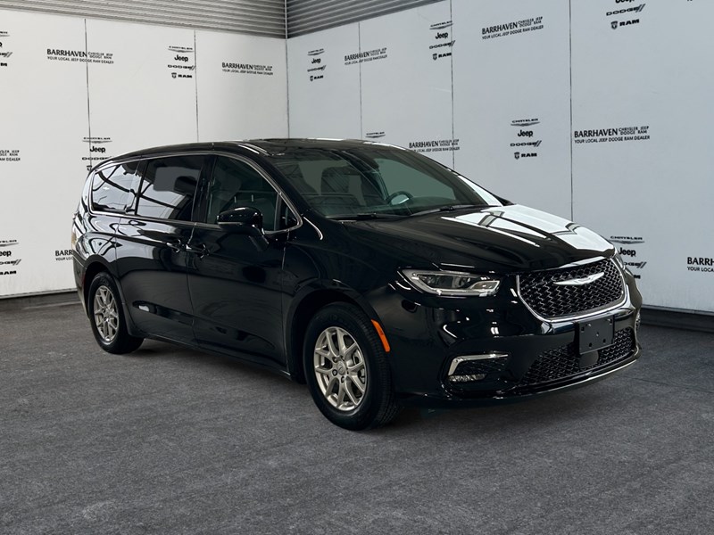 2025 Chrysler Pacifica Select FWD