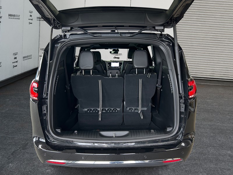 2025 Chrysler Pacifica Select FWD