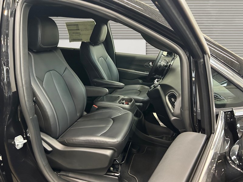 2026 Chrysler Grand Caravan SXT