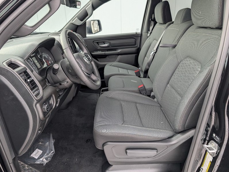 2025 RAM 1500 Tradesman 4x4 Crew Cab | Sport Appearance