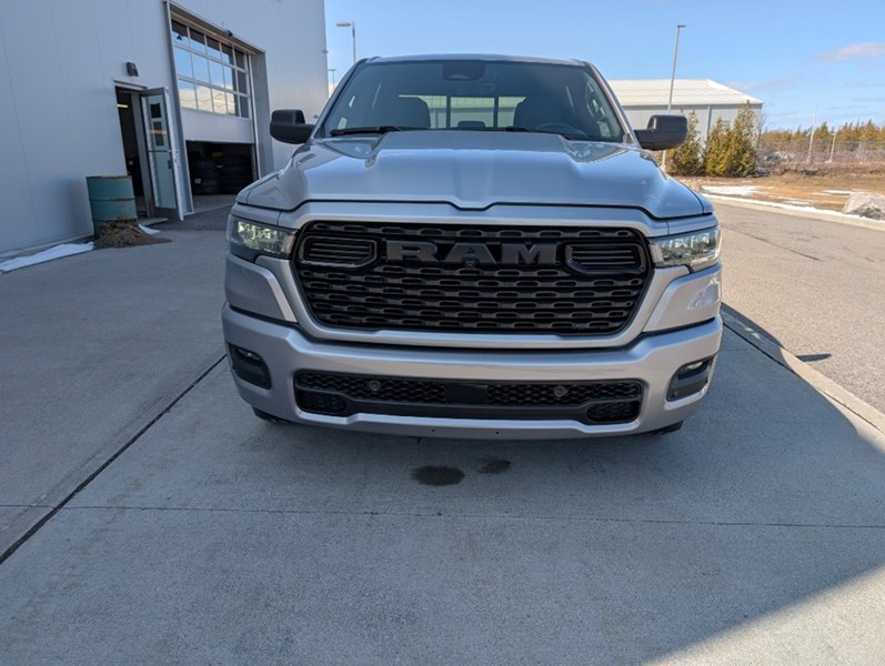 2025 RAM 1500 Tradesman 4x4 Crew Cab 5'7" Box