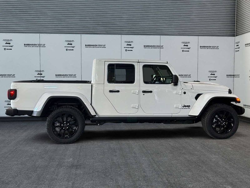 2026 Jeep Gladiator NightHawk 4x4
