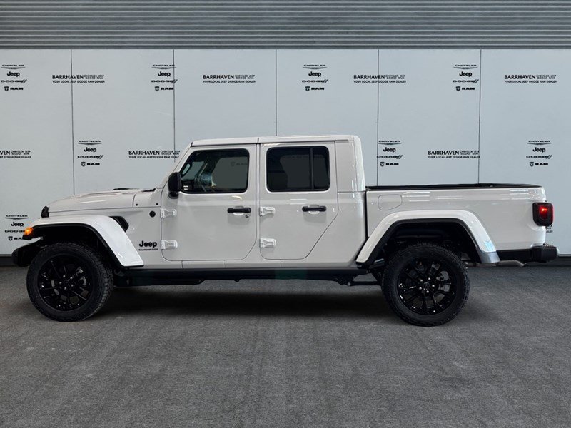 2026 Jeep Gladiator NightHawk 4x4