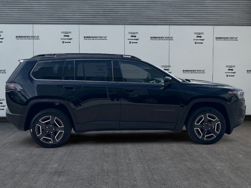 2026 Jeep Cherokee Laredo 4x4