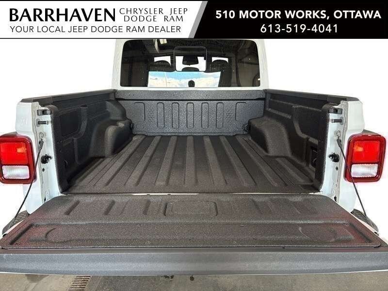 2026 Jeep Gladiator NightHawk 4x4