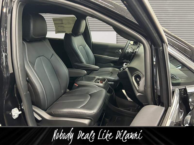 2026 Chrysler Grand Caravan SXT