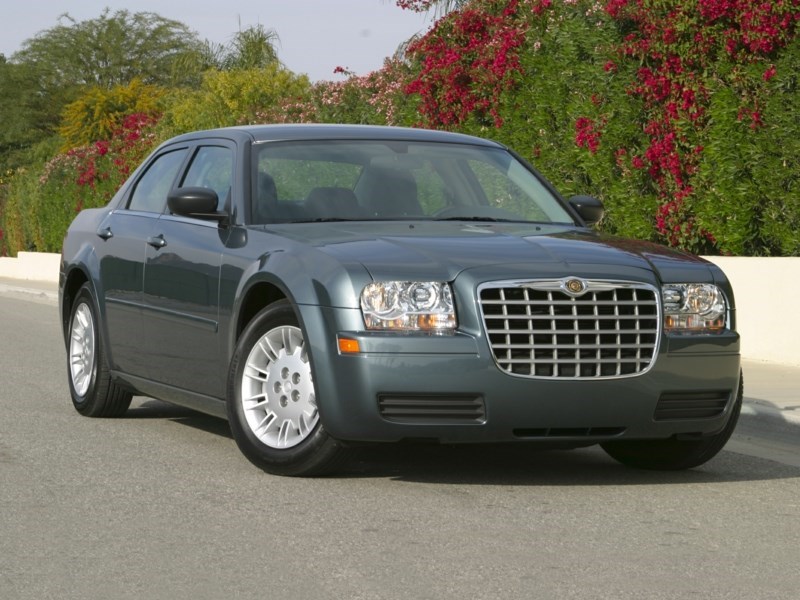 Ottawas 2010 Chrysler 300 Touring Model New Vehicle Information