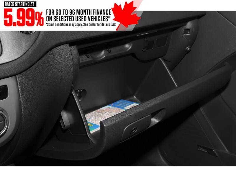 2017 Volkswagen Tiguan 4MOTION 4dr Comfortline Interior Shot 4