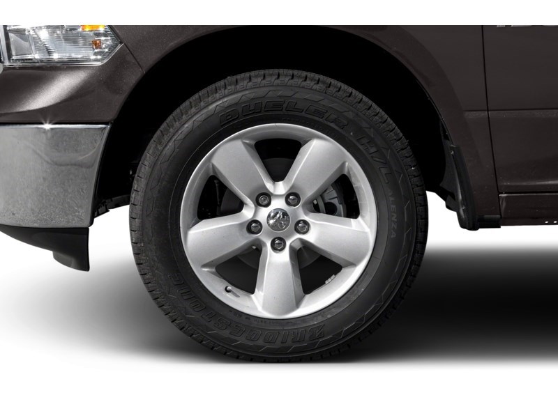 2016 RAM 1500 4WD Crew Cab 140.5" SLT Exterior Shot 5