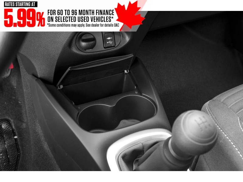 2018 Toyota Yaris 5dr LE Auto Interior Shot 7