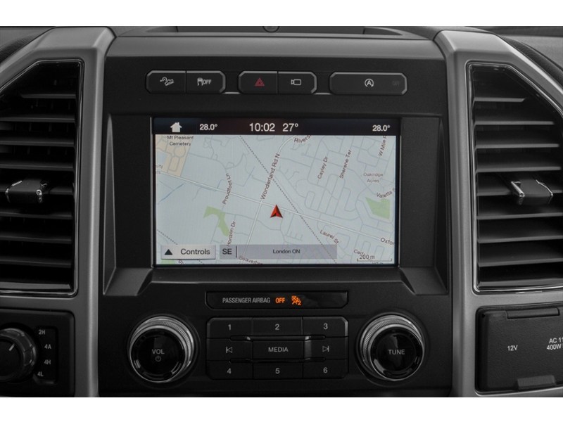 2019 Ford F-150 LARIAT 4WD SuperCrew 5.5' Box Interior Shot 8