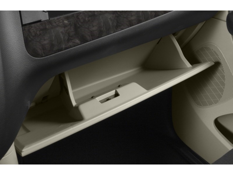 2013 Dodge Grand Caravan 4dr Wgn SXT Interior Shot 3