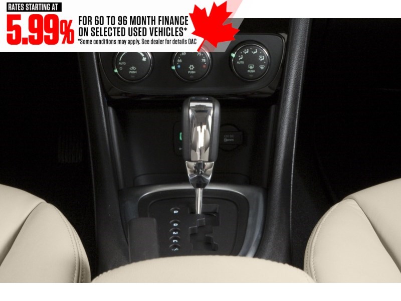 2014 Chrysler 200 4dr Sdn LX Exterior Shot 9