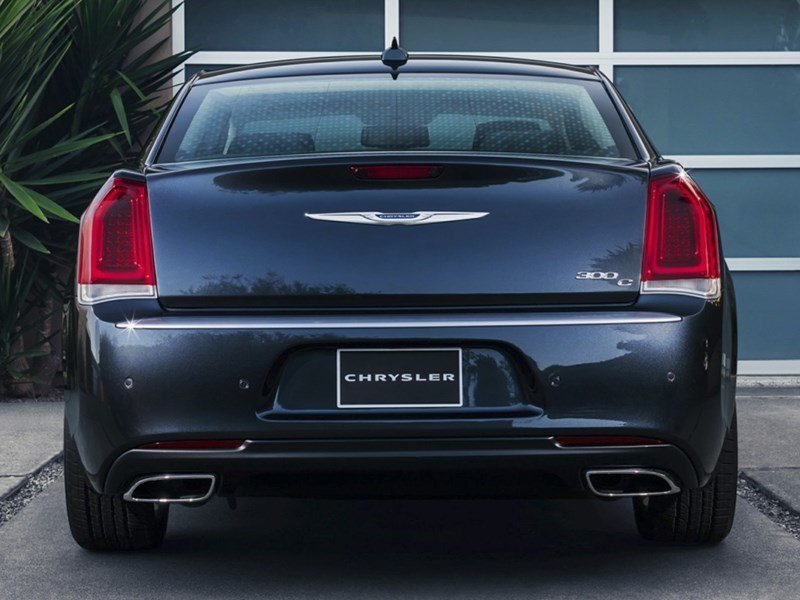 2018 Chrysler 300 Touring OEM Shot 3
