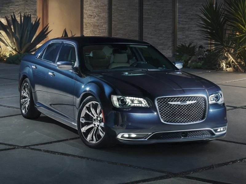 2018 Chrysler 300 Touring OEM Shot 4