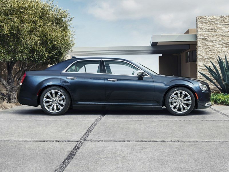 2018 Chrysler 300 Touring OEM Shot 6