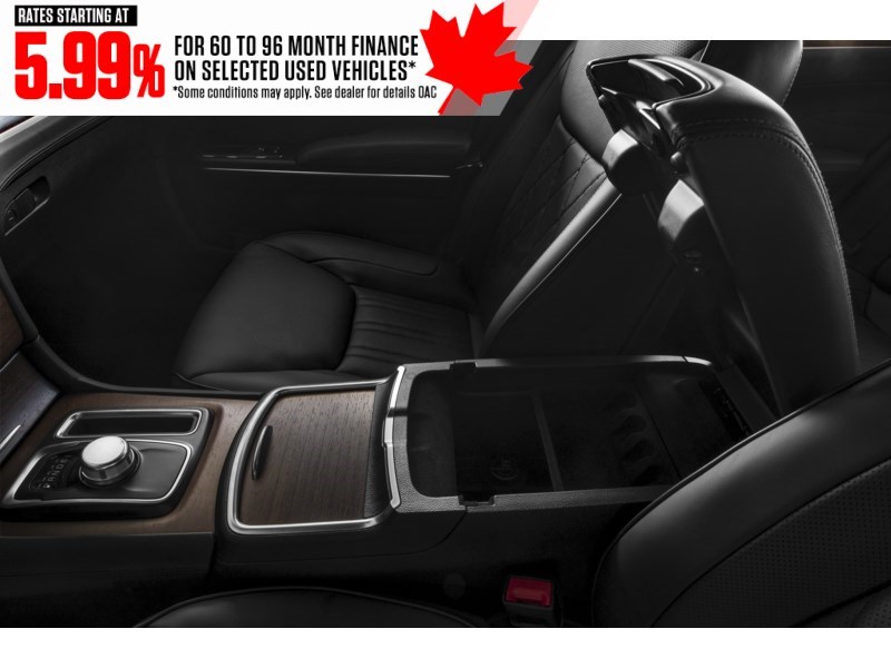 2016 Chrysler 300C 4dr Sdn 300C Platinum RWD Interior Shot 8