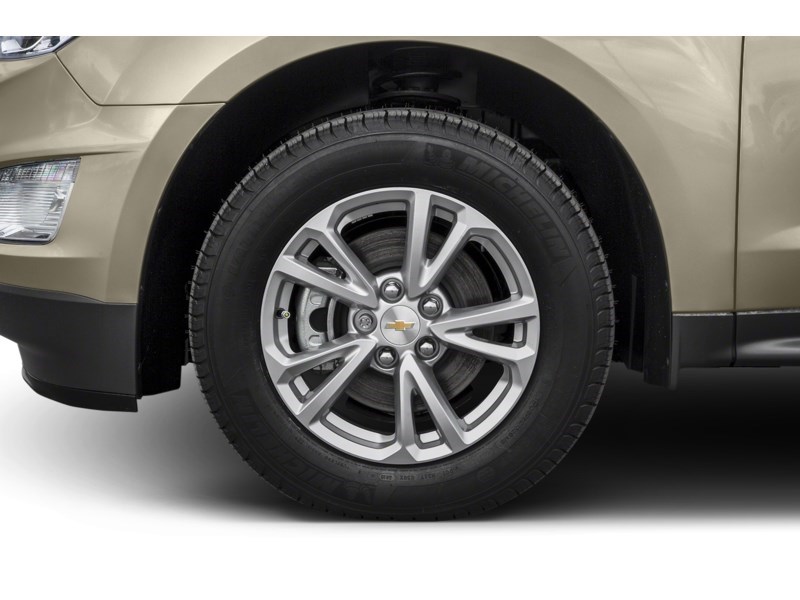 2017 Chevrolet Equinox FWD 4dr LT w/1LT Exterior Shot 5