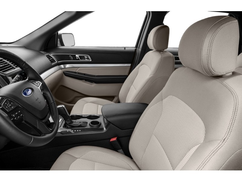 2017 Ford Explorer 4WD 4dr XLT Interior Shot 4