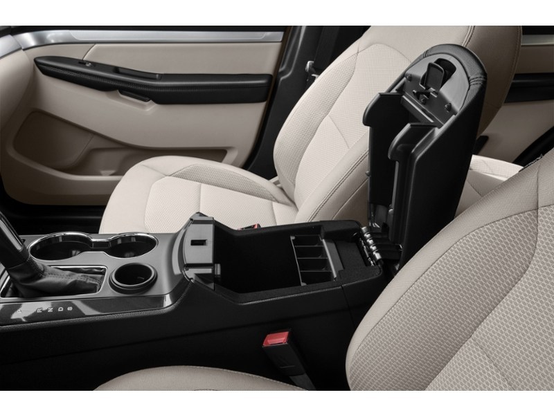 2017 Ford Explorer 4WD 4dr XLT Interior Shot 7