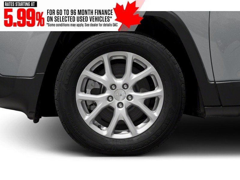 2016 Jeep Cherokee 4WD 4dr Sport Exterior Shot 5
