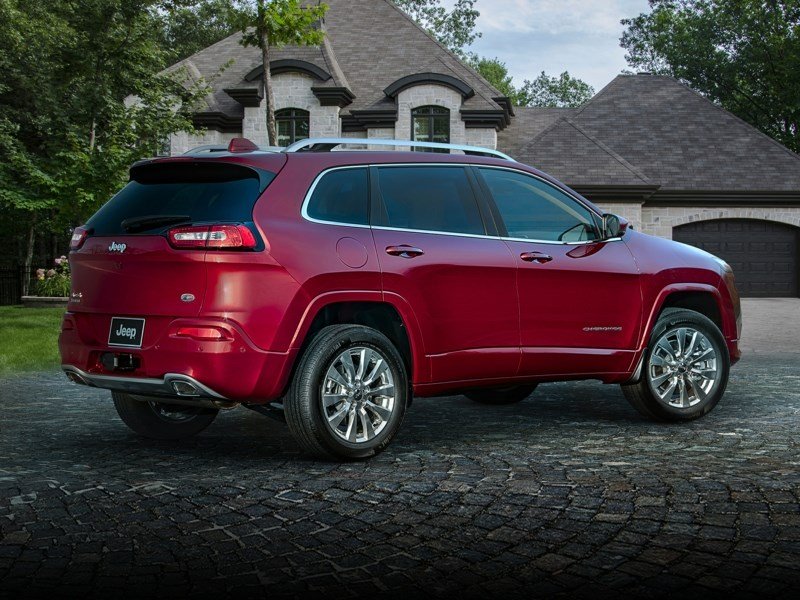 2018 Jeep Cherokee Sport OEM Shot 2