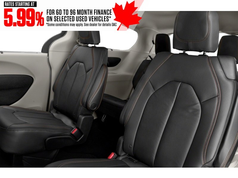 2017 Chrysler Pacifica 4dr Wgn Limited Interior Shot 5