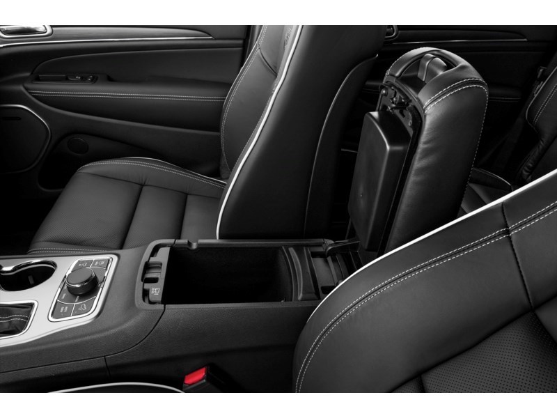 2021 Jeep Grand Cherokee Overland 4x4 Exterior Shot 12
