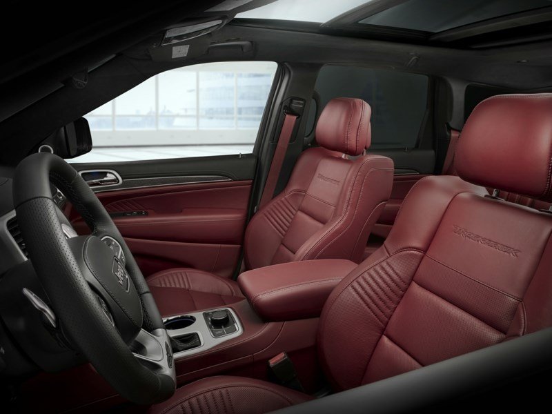 2020 Jeep Grand Cherokee Laredo OEM Shot 5