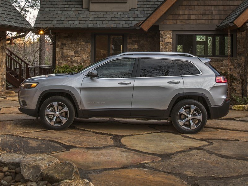 2019 Jeep Cherokee Sport OEM Shot 3