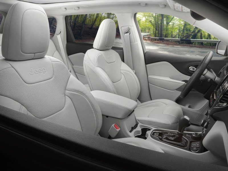2019 Jeep Cherokee Sport OEM Shot 5