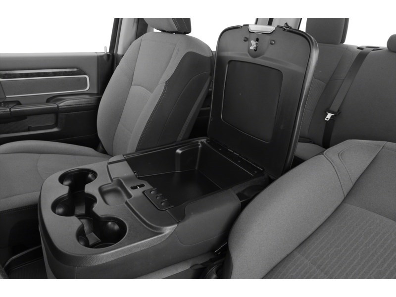 2019 RAM 2500 Big Horn 4x4 Crew Cab 6'4" Box Interior Shot 7