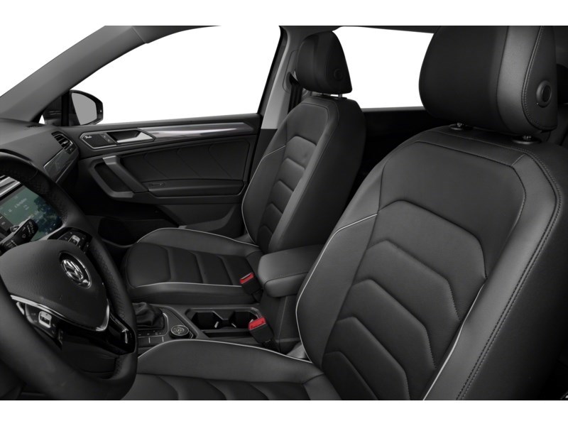 2018 Volkswagen Tiguan Highline 4MOTION Interior Shot 4