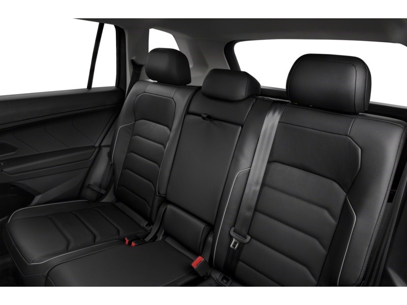 2018 Volkswagen Tiguan Highline 4MOTION Interior Shot 5