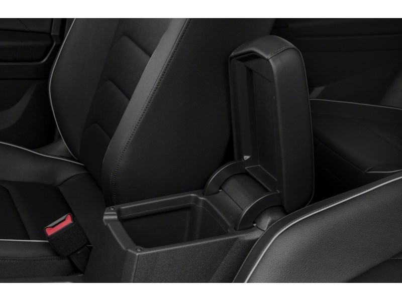 2018 Volkswagen Tiguan Highline 4MOTION Interior Shot 7