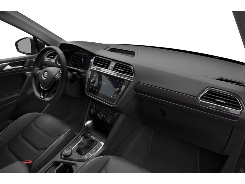 2018 Volkswagen Tiguan Highline 4MOTION Interior Shot 1