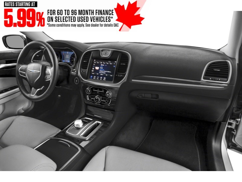 2022 Chrysler 300 300S AWD Interior Shot 1