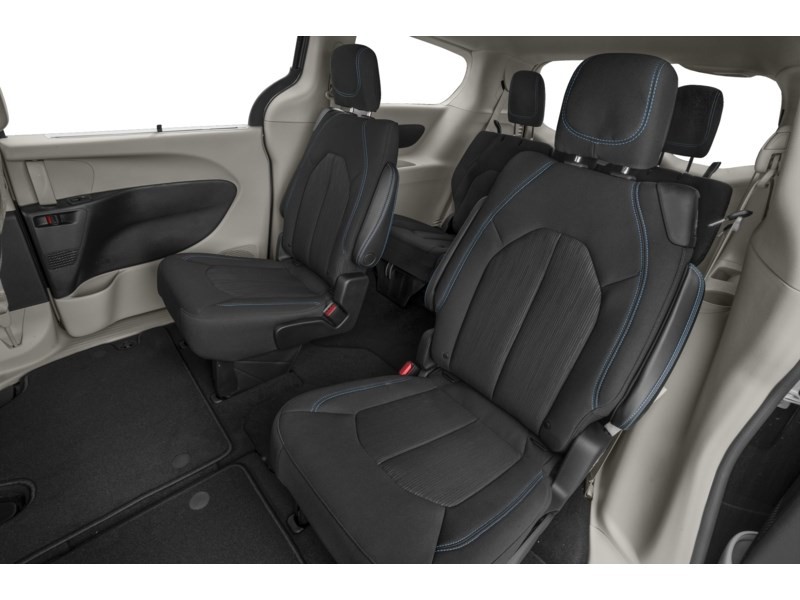 2022 Chrysler Pacifica Limited Interior Shot 5