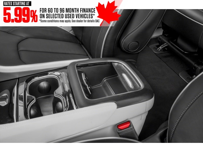 2022 Chrysler Pacifica Hybrid Limited 2WD Exterior Shot 11