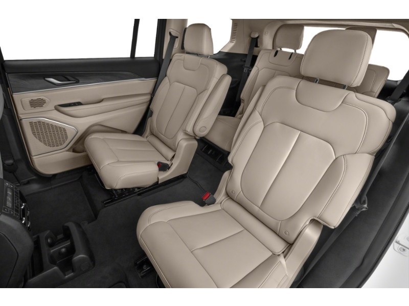 2021 Jeep Grand Cherokee L Altitude 4x4 Interior Shot 5