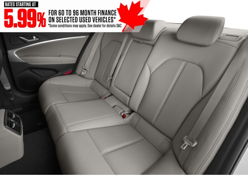 2022 Genesis G70 2.0T Advanced AWD Interior Shot 5